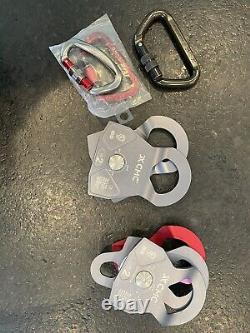2 CMC Rescue pulleys And Carabiners
