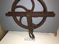ANTIQUE CAST IRON WELL ROPE BARN FARM HAY WHEEL PULLEY Marked Anvil