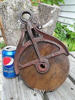 Antique Cast Iron AND WOOD BARN HAY TROLLEY ORNATE LINE PULLEY RUSTIC DECOR
