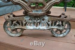 Antique Cloverleaf Unloader Steel Bearing Hay Trolley H 422