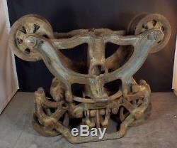 Antique Farm Hay Trolley Hunt Helm & Ferris Cast Iron Pulley Carrier MS3