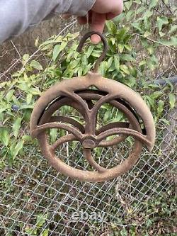 Antique Large Cast Iron Well Fender Pulley Wheel Rope Hoist Farm Tool Steampunk