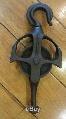 Antique Leader Reversible Hay Trolley/Carrier Pulley Block Cast Iron Farm Tool