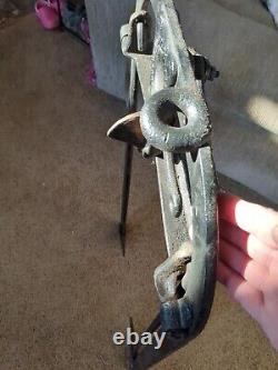 Antique Louden Machinery Co. Hay Harpoon Lift Spear Fork Tongs