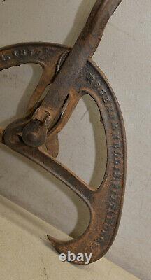Antique Roger & Nellis patented 1870 cast iron grapple hay hook trolley part