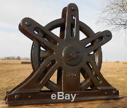 Antique Very Large Industrial Cast Iron Barn Pulley Great for Loft Art Deco RARE