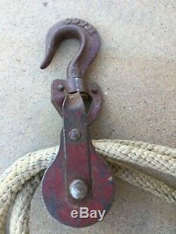 Antique Vintage Block and Tackle Pulley with 40+ Feet of Rope H560 Mark