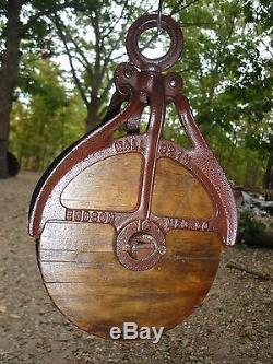 Antique / Vintage Cast Iron Barn Pulley Old Farm Tool Rustic Primitive