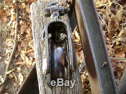 Antique / Vintage Cast Iron Diamond Hay Trolley Drop Pulley Old Farm Barn Tool