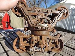 Antique Vintage Cast Iron FE Myers Cloverleaf Hay Trolley Old Farm Tool Pulley