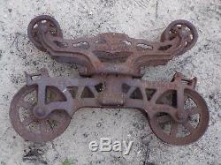 Antique Vintage Cast Iron Unloader Hay Trolley Carrier Barn Pulley Tool