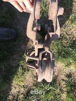 Antique Vintage Cast Iron Unloader Hay Trolley Carrier Pulley Tool Barn Find