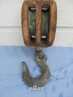 Antique/Vintage Large primitive Block and Tackle Pully 23 12 35