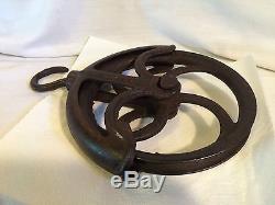 Antique Vintage Primitive Cast Iron Industrial Barn Well Pulley
