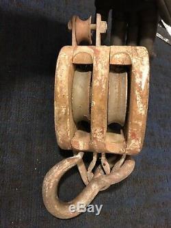 Antique Vintage YOUNG IRON WORKS SEATTLE Farm Barn Pulley block hook rigging