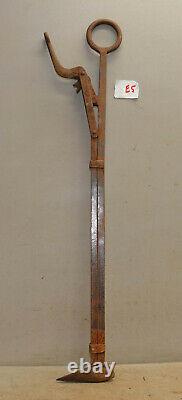 Antique hay bale spear harpoon carrier trolley part collectible farm tool E5