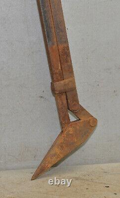 Antique hay bale spear harpoon carrier trolley part collectible farm tool E7