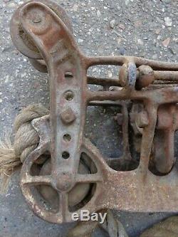 Antique hay trolley barn pulley cast iron farm tool vintage hay carrier unloader