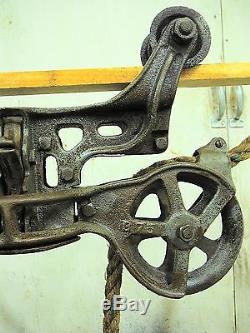 Beautiful Antique BOOMER Hay Trolley withCenter Drop Pulley and rope