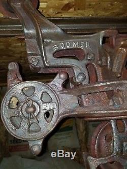 Boomer-Antique-Hay-Trolley-Barn-Pulley-Cast-Iron-Farm-Tool-BEAUTIFUL & rope