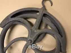 Early Antique metal Cast Iron Well Pulley Farm Barn