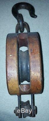 Early Vintage Antique Cast Iron Wood Pulley Block & Tackle Hay Loft Barn Tool