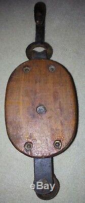 Early Vintage Antique Cast Iron Wood Pulley Block & Tackle Hay Loft Barn Tool