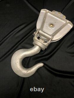 Gardiner MFG. CO. 4000 LB, 1/4 Cable Aviation/Military Snatch Block Vintage