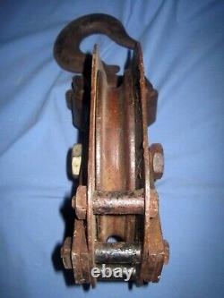 HUGE Antique/VTG Cast Iron Barn Snatch Block pulley Industrial Military Green