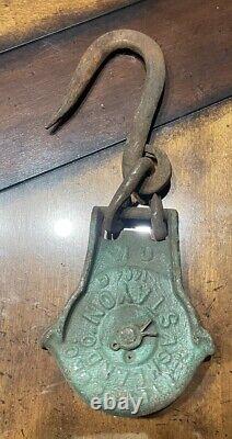 Nice F. E. Myers Cast Iron Pulley made in Ashland, Ohio Vintage Antique FE Barn