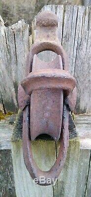 Old E. A. Walters Hay Carrier Trolley Cast Iron Center Drop Pulley Rare CDP 1878