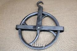 Old Large Well Pulley 9 Wheel Rustic Cast Iron Barn Vintage Hook Swivel Antique