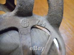 Rare Ihc 764 International Harvester Wood And Cast Iron Hay Barn Trolley Pulley