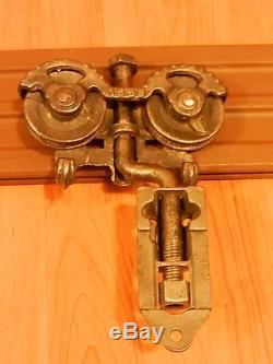 VINTAGE Barn Door Roller Hay Trolley Carrier Cast Iron F E Myers Pulley