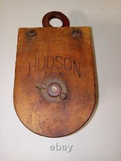 VINTAGE HUDSON USA BARN FARM ROPE withWOODEN WHEEL PULLEY For DECORATION No Cracks