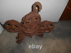 Ventage antique Boomer swivel hay trolley barn pulley carrier