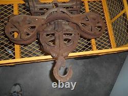 Ventage antique Boomer swivel hay trolley barn pulley carrier