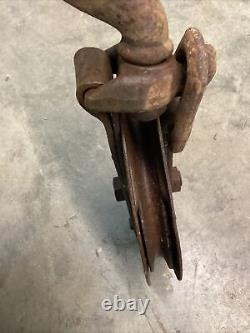 Vintage 25 snatch block swivel hook pulley
