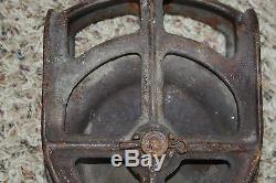 Vintage Antique All Metal Cast Iron Hay Pulley WA 443