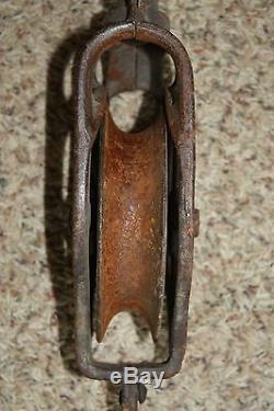 Vintage Antique All Metal Cast Iron Hay Pulley WA 443