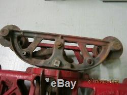 Vintage BEATTY BROS FERGUS CANADA SWIVEL Barn Hay Trolley Pulley Cast Iron B31