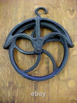 Vintage Cast Iron Antique Farm Wheel Well Pulley