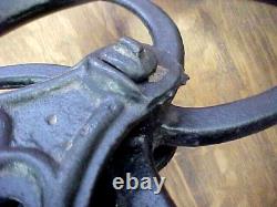 Vintage Cast Iron Antique Farm Wheel Well Pulley