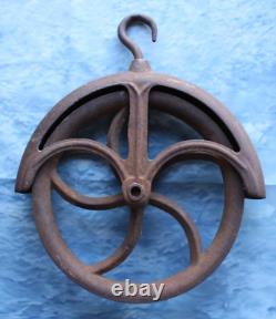 Vintage Cast Iron Well Pulley Antique Old Farm Wheel Barn Steampunk