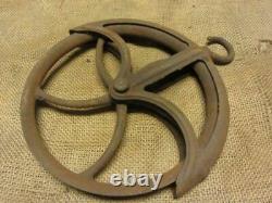 Vintage Cast Iron Well Pulley Antique Old Farm Wheel Barn Steampunk 10429