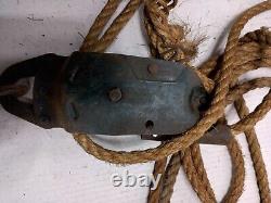 Vtg LG Antique Iron Wood BARN ROPE PULLEY Farm Primitive Rustic Set With Rope